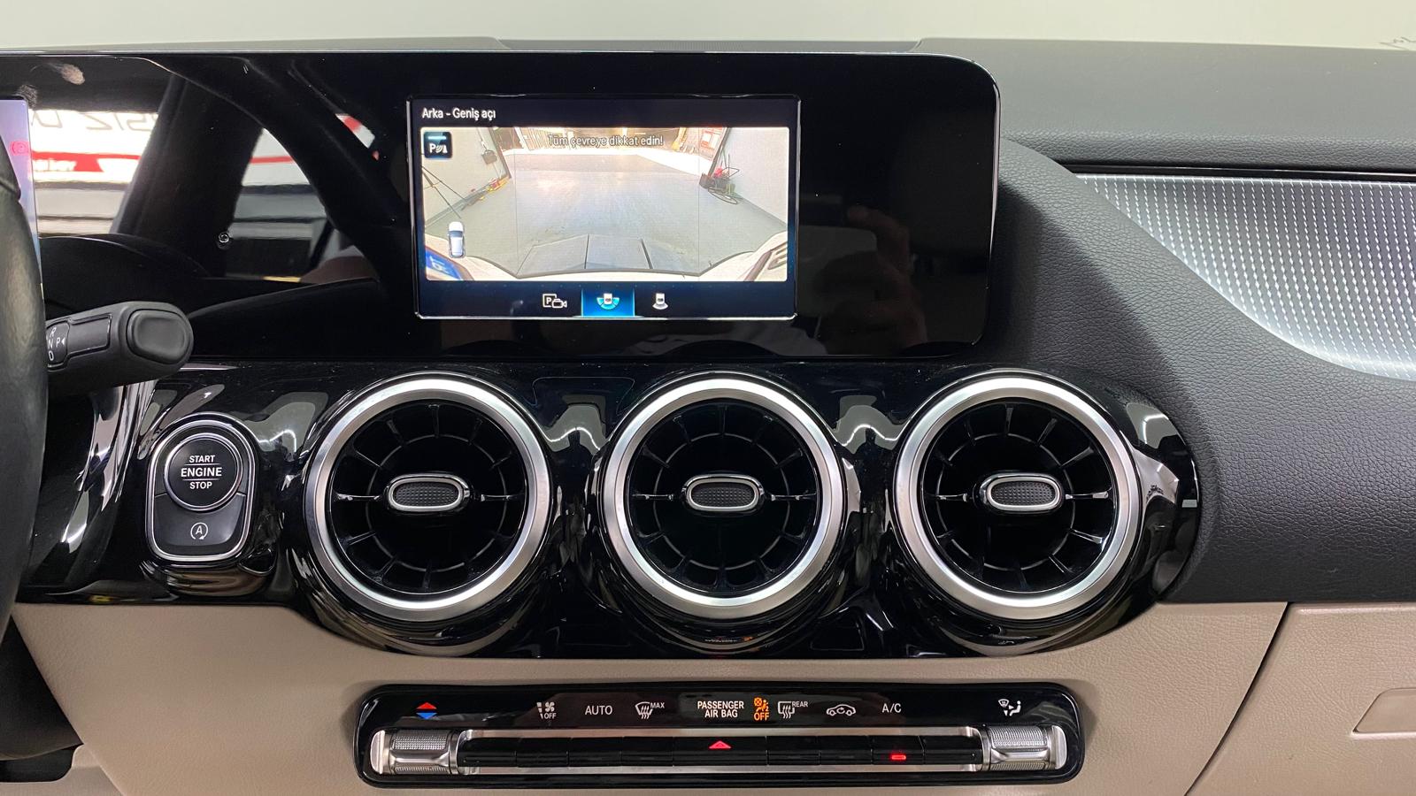 MERCEDES GLA 24